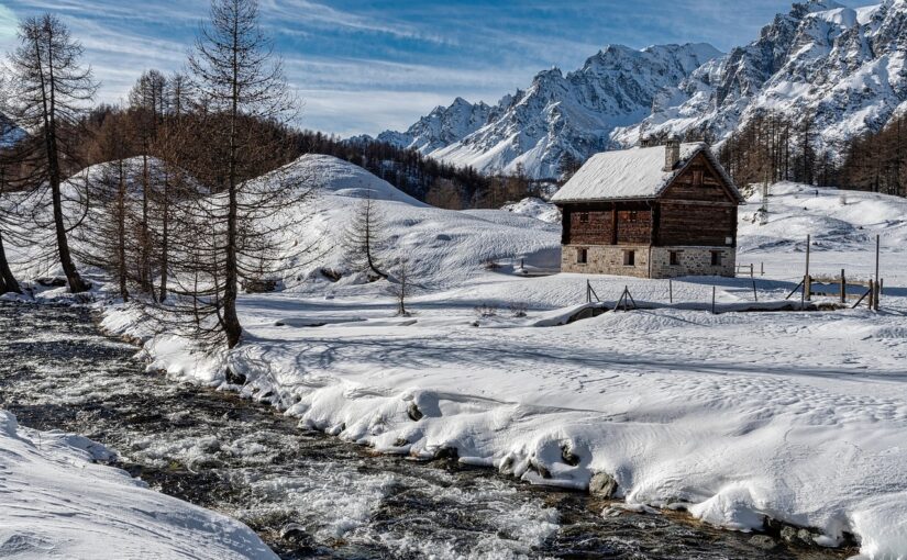 Top Off-Grid Batteries 2025: Expert Guide to Types, Savings & Must-Have Models